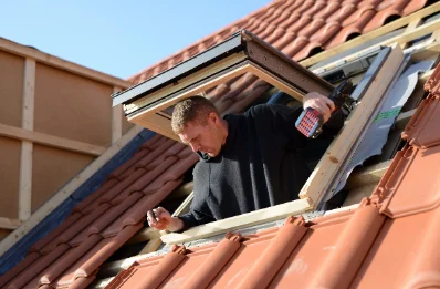 Pose de fenêtres de toit Velux à Azilone-Ampaza